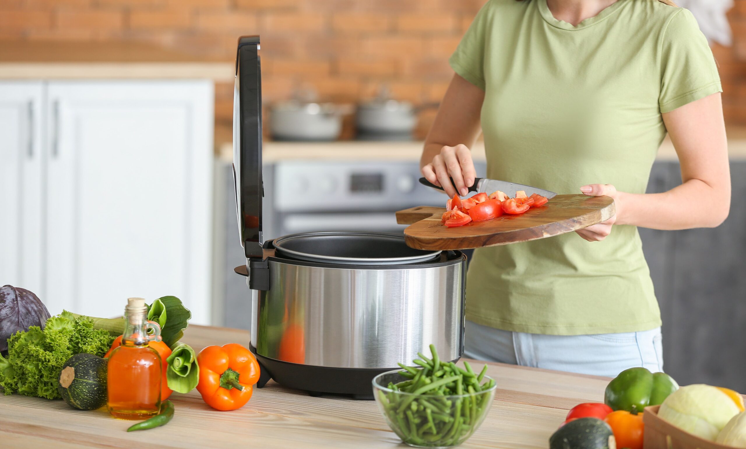kitchen slow cooker
